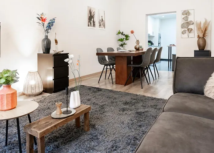 Unique Parking Access, Xl Home W Parking Option Antwerpen